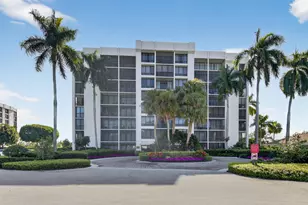 6815 Willow Wood Dr, Boca Raton, FL 33434 - Photo 2