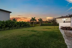 8233 Essex Country Clb Dr, Boca Raton, FL 33434 - Photo 36