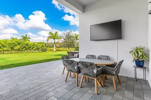 8233 Essex Country Clb Dr, Boca Raton, FL 33434 - Photo 30