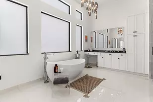 8233 Essex Country Clb Dr, Boca Raton, FL 33434 - Photo 18