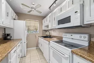 903 Savannas Point Dr, Fort Pierce, FL 34982 - Photo 4