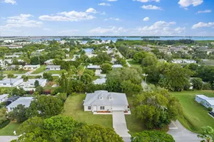 1410 4th Ct, Vero Beach, FL 32960 - Photo 2