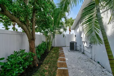 7710 W Lake Drive, West Palm Beach, FL 33406 - Photo 54