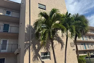 725 Lori Dr, Palm Springs, FL 33461 - Photo 2