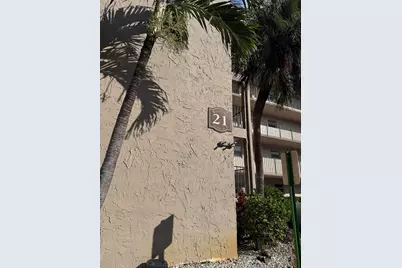 725 Lori Drive #107, Palm Springs, FL 33461 - Photo 4