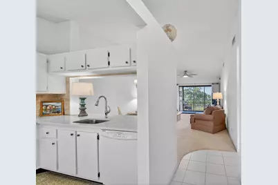 4542 Lucerne Lakes Boulevard E #202, Lake Worth, FL 33467 - Photo 4