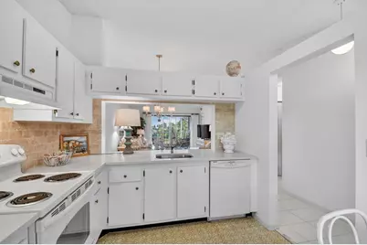 4542 Lucerne Lakes Boulevard E #202, Lake Worth, FL 33467 - Photo 6