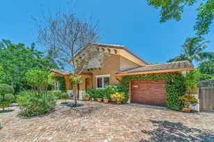 870 NW 7th St, Boca Raton, FL 33486 - Photo 1