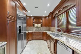 870 NW 7th St, Boca Raton, FL 33486 - Photo 8