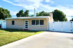 552 Beech Rd, West Palm Beach, FL 33409 - Photo 2