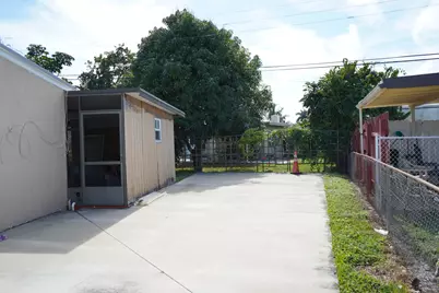 552 Beech Road, West Palm Beach, FL 33409 - Photo 12