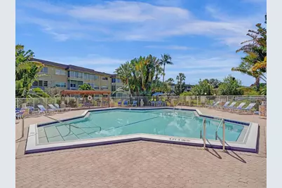 5041 W Oakland Park Boulevard #111, Lauderdale Lakes, FL 33313 - Photo 10