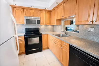 5041 W Oakland Park Boulevard #111, Lauderdale Lakes, FL 33313 - Photo 6