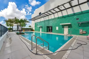 11 NE 6th St, Miami, FL 33132 - Photo 20
