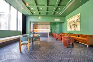 11 NE 6th St, Miami, FL 33132 - Photo 28