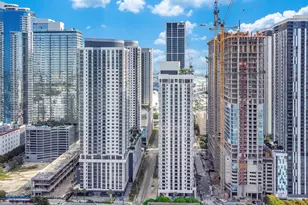 11 NE 6th St, Miami, FL 33132 - Photo 2