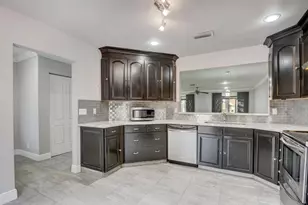 1105 Maplewood Dr, Greenacres, FL 33415 - Photo 10