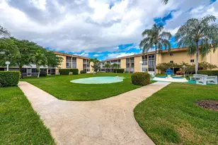 500 Village Green Cir W, Lake Worth Beach, FL 33461 - Photo 24