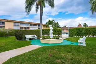 500 Village Green Cir W, Lake Worth Beach, FL 33461 - Photo 26