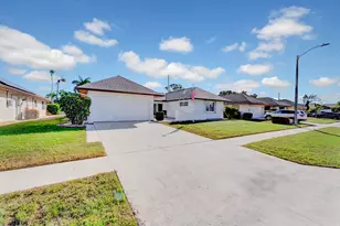 10306 Greentrail Dr N, Boynton Beach, FL 33436 - Photo 1