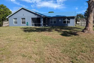 1122 SE Puritan Ln, Port Saint Lucie, FL 34983 - Photo 2