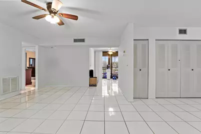 5280 Las Verdes Circle #219, Delray Beach, FL 33484 - Photo 6