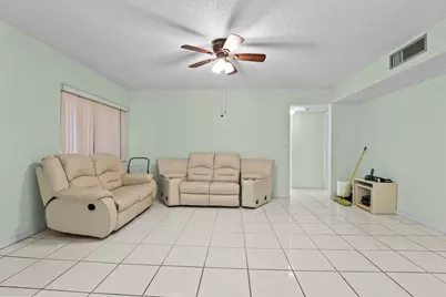5280 Las Verdes Circle #219, Delray Beach, FL 33484 - Photo 4