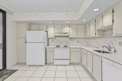 5280 Las Verdes Circle #219, Delray Beach, FL 33484 - Photo 14