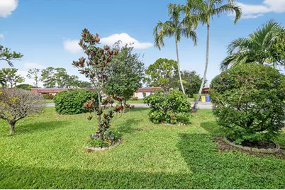 676 Laconia Circle #B, Lake Worth, FL 33467 - Photo 16