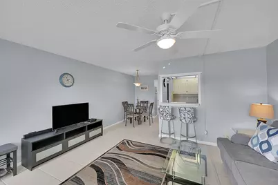 371 Durham L Circle #371, Deerfield Beach, FL 33442 - Photo 4