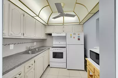 371 Durham L Circle, Deerfield Beach, FL 33442 - Photo 8