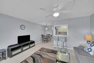 371 Durham L Circle, Deerfield Beach, FL 33442 - Photo 4