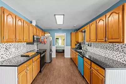 16888 W Hialeah Drive, The Acreage, FL 33470 - Photo 4