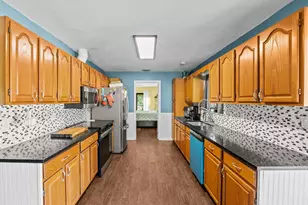 16888 W Hialeah Dr, The Acreage, FL 33470 - Photo 4