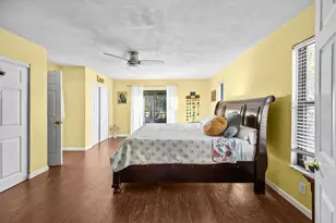 16888 W Hialeah Dr, The Acreage, FL 33470 - Photo 10