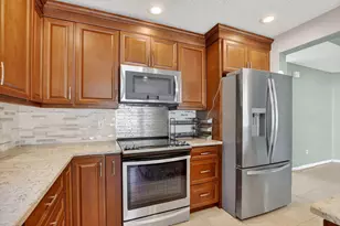 4045 NW 1st St, Delray Beach, FL 33445 - Photo 8