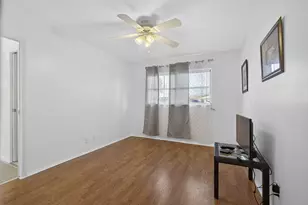 2833 Crosley Dr W, West Palm Beach, FL 33415 - Photo 18