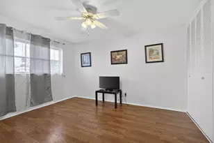 2833 Crosley Dr W, West Palm Beach, FL 33415 - Photo 16
