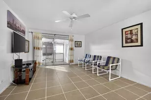 2833 Crosley Dr W, West Palm Beach, FL 33415 - Photo 10