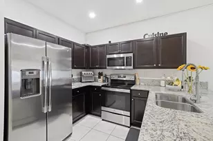 10441 W 32nd Ln, Hialeah, FL 33018 - Photo 4