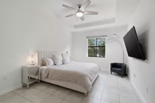 10441 W 32nd Ln, Hialeah, FL 33018 - Photo 10