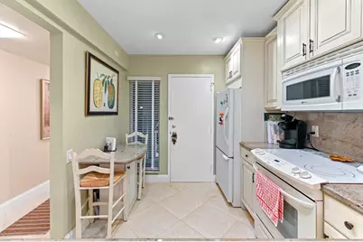 1202 Bahama Bend #J2, Pompano Beach, FL 33066 - Photo 4