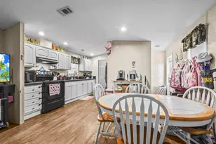 8333 SE Sandy Ln, Hobe Sound, FL 33455 - Photo 4