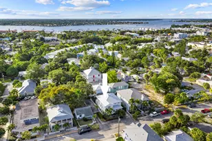 516 SW Camden Ave, Stuart, FL 34994 - Photo 2