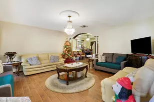 10868 Larch Ct, Palm Beach Gardens, FL 33418 - Photo 8