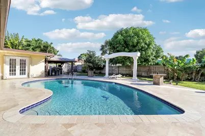 10868 Larch Court, Palm Beach Gardens, FL 33418 - Photo 2