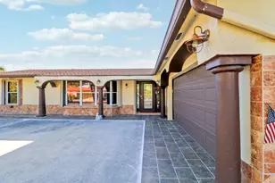 10868 Larch Ct, Palm Beach Gardens, FL 33418 - Photo 1