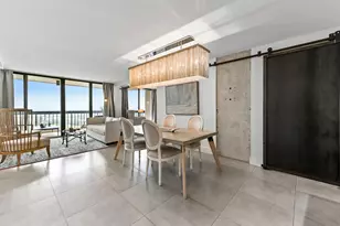 2425 Presidential Way, West Palm Beach, FL 33401 - Photo 2