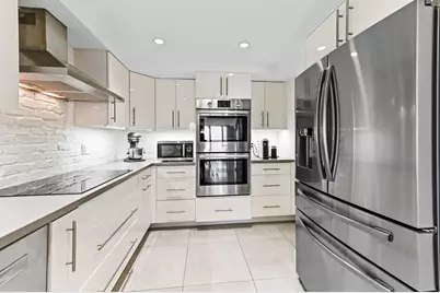 2425 Presidential Way #1806, West Palm Beach, FL 33401 - Photo 6