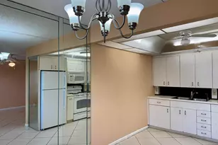 4053 Hythe C, Boca Raton, FL 33434 - Photo 6